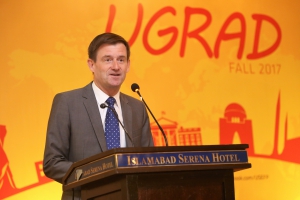 Ambassador Hale addressing the audience at the Global UGRAD PDO.